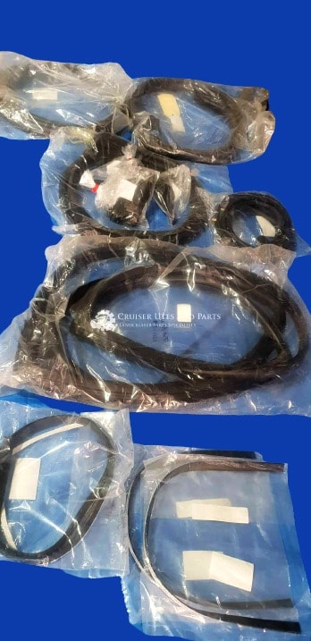 Genuine Toyota LandCruiser HJ75 FZJ75 FJ75 Ute – Rear Roof Rail Pillar Rubber Seal Set (6188390K00, 6188490K00)
