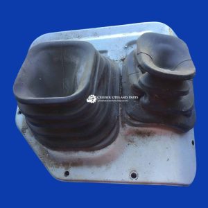 Toyota Landcruiser FJ60 manual gear boots with plate FJ60 (Petrol)   17244