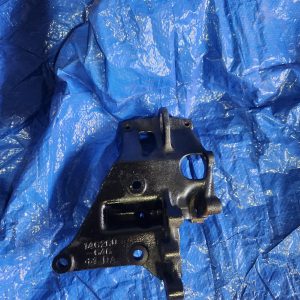 Toyota Landcruiser 2H diesel Air Conditioning Compressor bracket    LATE TYPE   HJ75